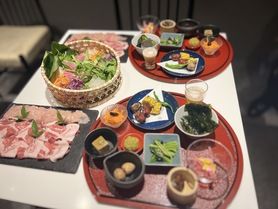 出汁で食する健康火鍋コース【鹿児島黒豚】　５種類の【巡り】【エナジー】【美肌】【Detox】【アンチエイジング】薬膳火鍋　※要予約
