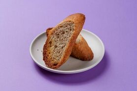 厚切り全粒粉パン