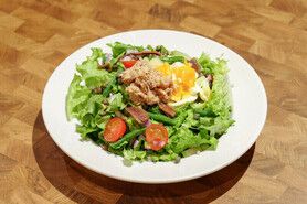 オリーブ香る12品目のニース風サラダ