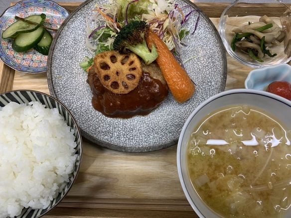 ハンバーグ定食