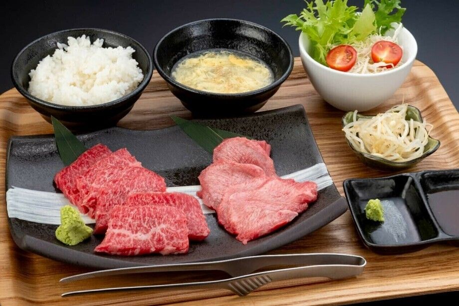 和牛カルビランチ