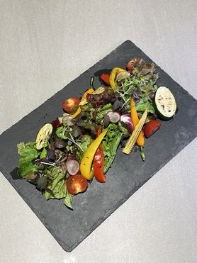 LIL 自家製白味噌ドレッシングで仕上げる畑のサラダ