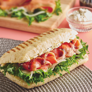 サーモン&クリームチーズのパニーニ