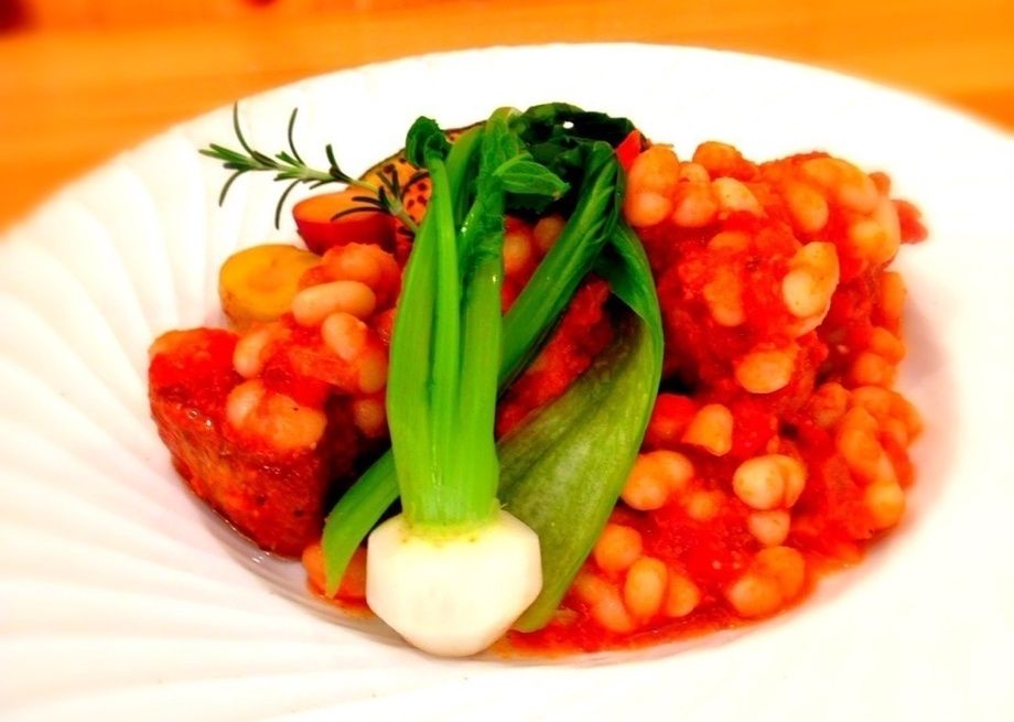 豚バラ肉と白いんげん豆のトマト煮