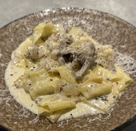 【本日のパスタ】トリュフと茸のクリームソース パッパルデッレ