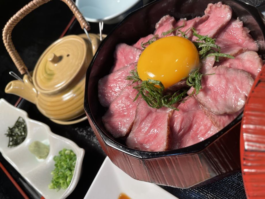 牛ひつまぶし（3,000円+税　　　3,300円）