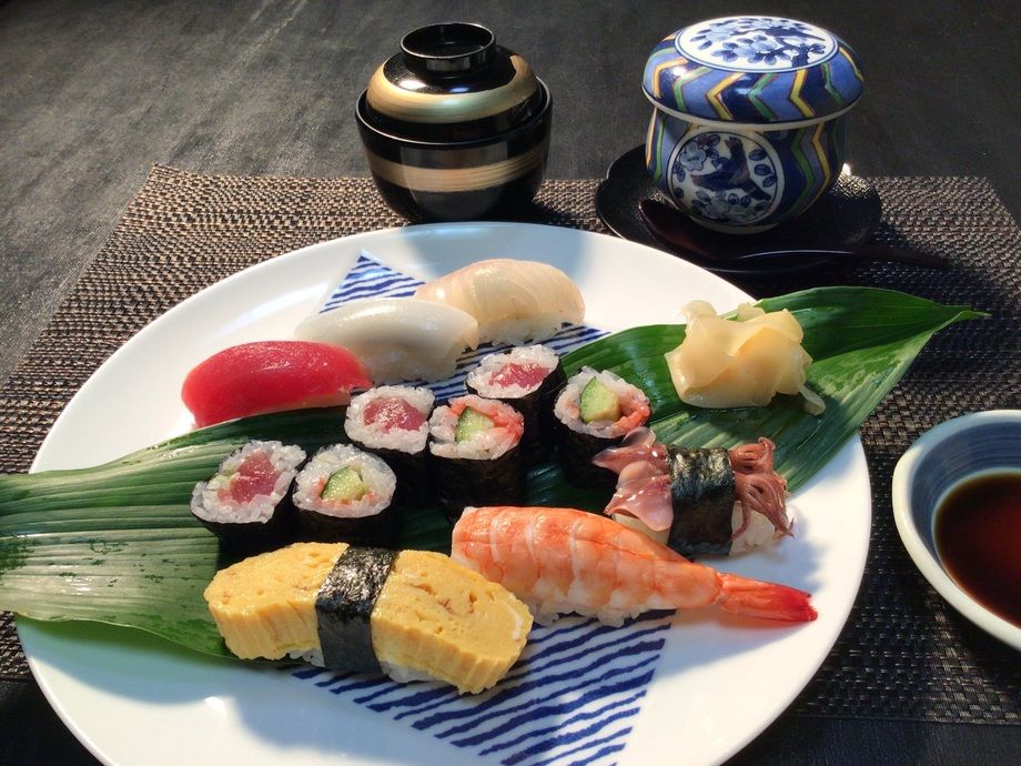 寿司御膳（1,600円＋税　　　1,760円）