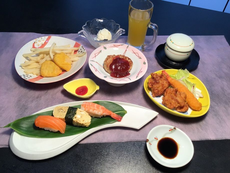 お子様セット（2,000円＋税　　　2,200円）