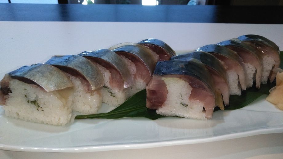 鯖松前（鯖のバッテラ）（1,900円+税　　　2,090円）