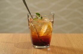 フルーティーカシスソーダ