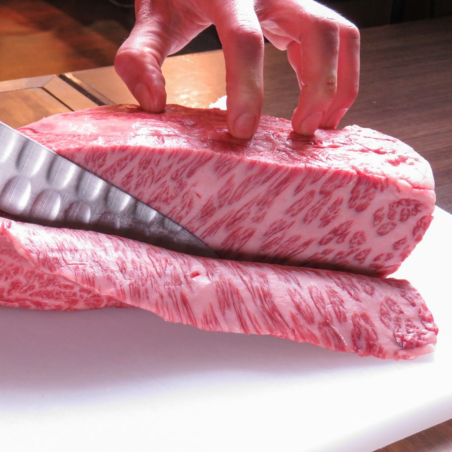 上カルビ（黒毛和牛） Superior cut of Beef Kalbi 