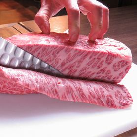 上カルビ（黒毛和牛） Superior cut of Beef Kalbi 