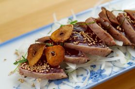 鰹のタタキニンニク