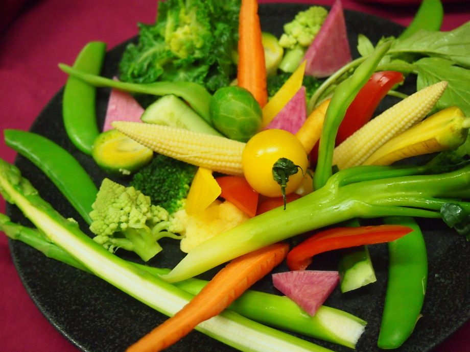 バーニャカウダ（10種の富山産有機野菜を特製ソースで）