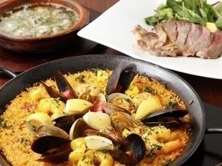 魚介のサフランパエリャ２〜３人前（2400）