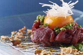 桜ユッケ（馬刺しのユッケ）