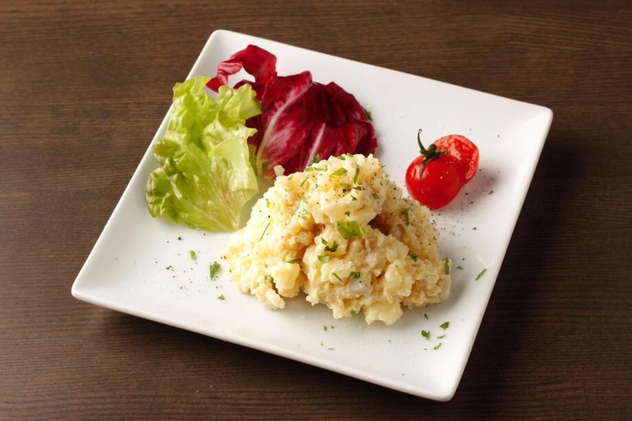 自家製燻製玉子入りポテトサラダ