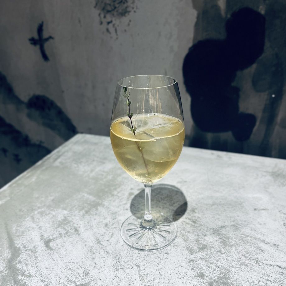 シャルドネとソーヴィニヨン・ブランのスプリッツァー