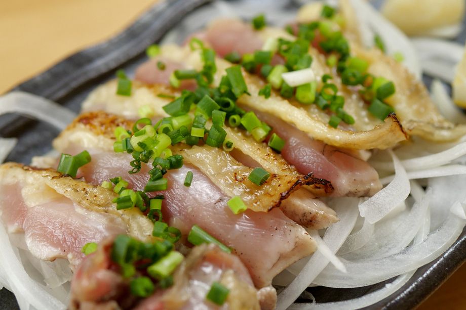 ・炭火焼き　鶏のももたたき