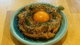 やみつき！サーモンユッケ