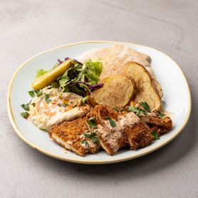 シュニッツェルプレート　ピタパン/ポテト付き