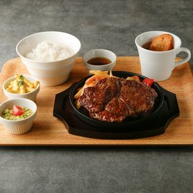 豪州産リブロースステーキ　シャリアピンソース