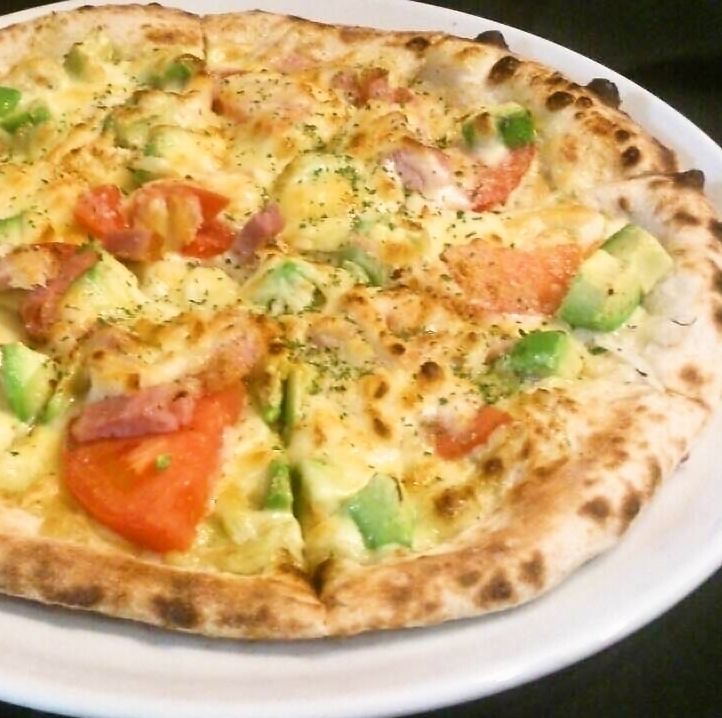 アボカドのわさびマヨPizza（1580yen）