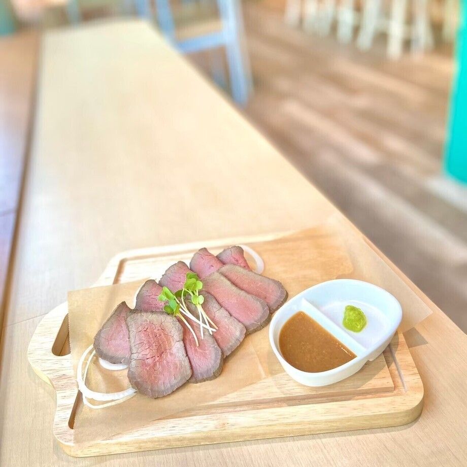 国産牛の麹ローストビーフ　～たまねぎ醤油麹とわさび～