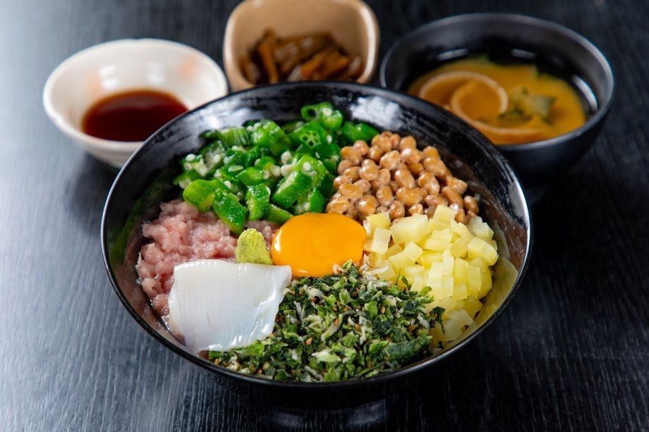 魚野の里 本気丼「魚野BOMB丼」