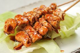 とり皮パリパリ串2本