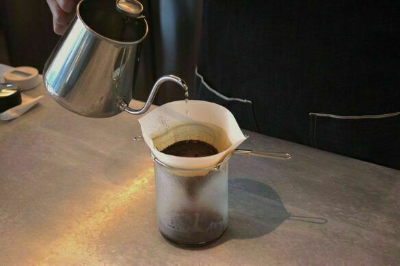 淹れたてハンドドリップコーヒー：プアオーバー