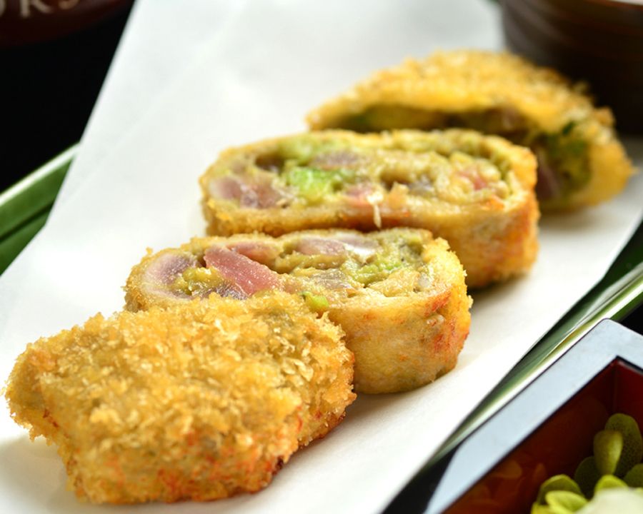 マグロとアボカドのレアカツレツ　わさびソース