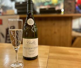 白ワインボトル　シャブリ