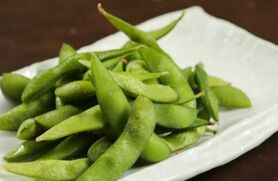 まずは枝豆