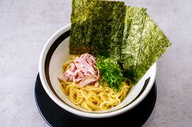 油そば(並、大盛り、特盛同一価格です)