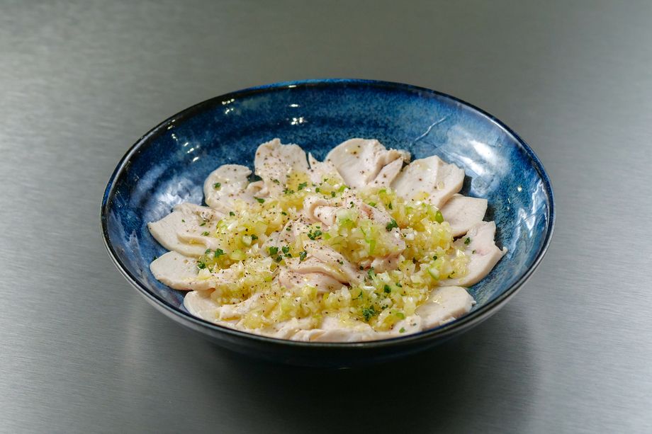 鶏胸肉のカルパッチョ 特製ネギ塩だれ