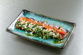 藁焼き鰹のカルパッチョ フレッシュトマトのバジルソース