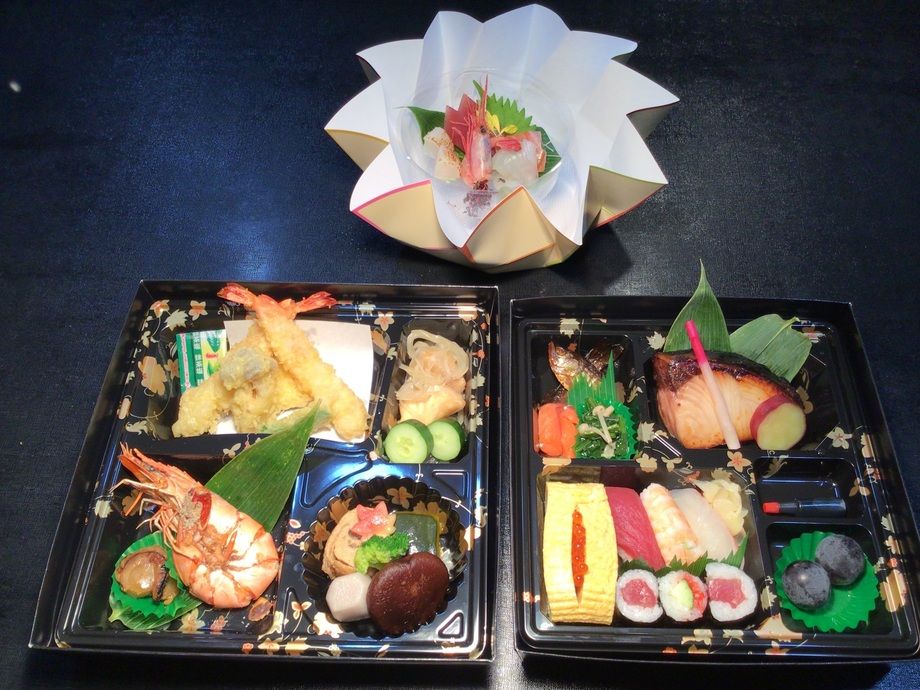 二段料理弁当　蘭（らん）（5,600円＋税　　　6,048円）