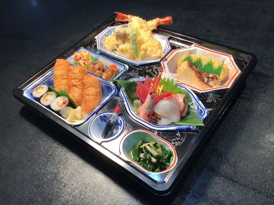 菫（すみれ）（2,500円＋税　　　2,700円）