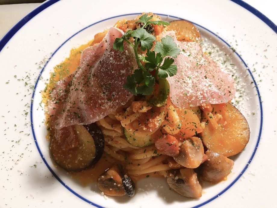 太麺生パスタの特製ナポリタン！