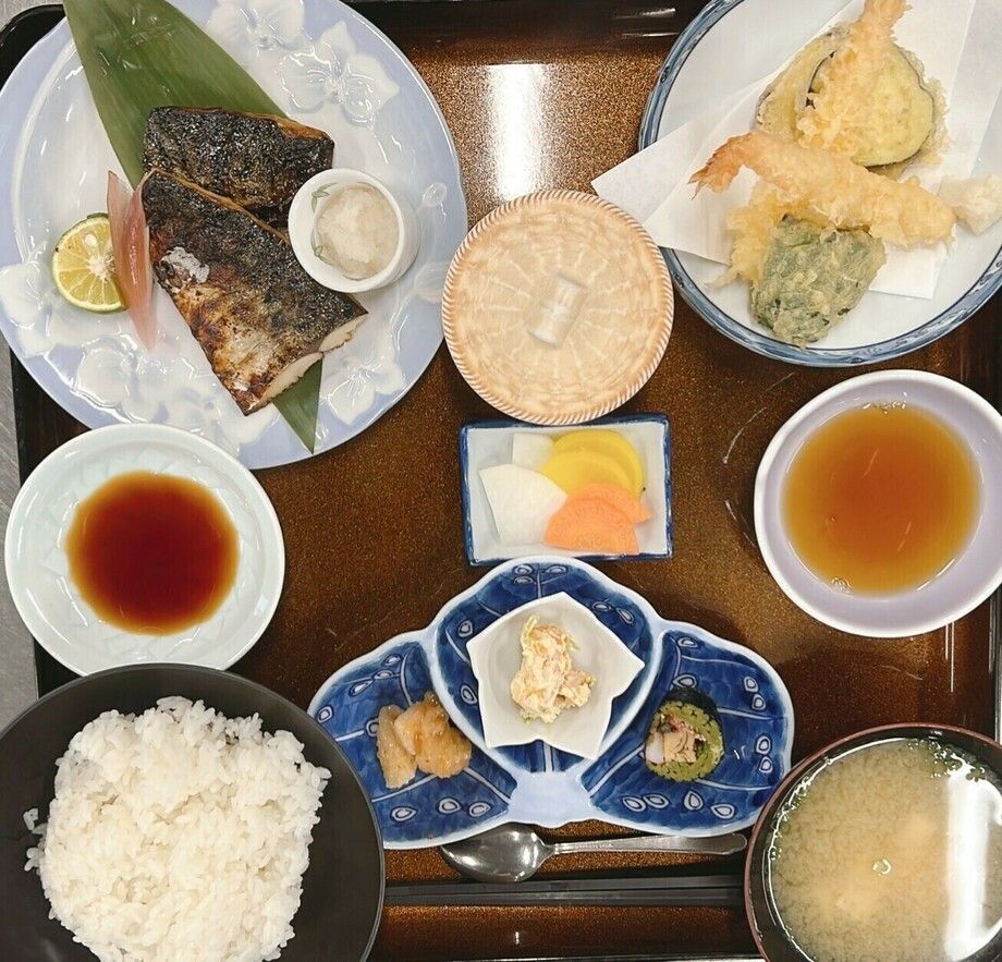 焼き鯖御膳（天ぷらｏｒ刺身）（2200円）