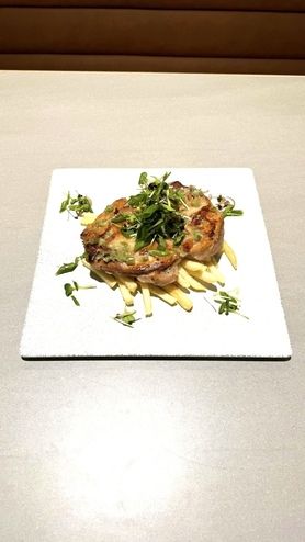 美桜鶏の和風オニオンソースステーキ🐔