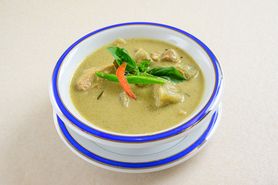 【ランチ】グリーンカレーセット（サラダ・デザート・ソフトドリンク.ライス）Green curry set 