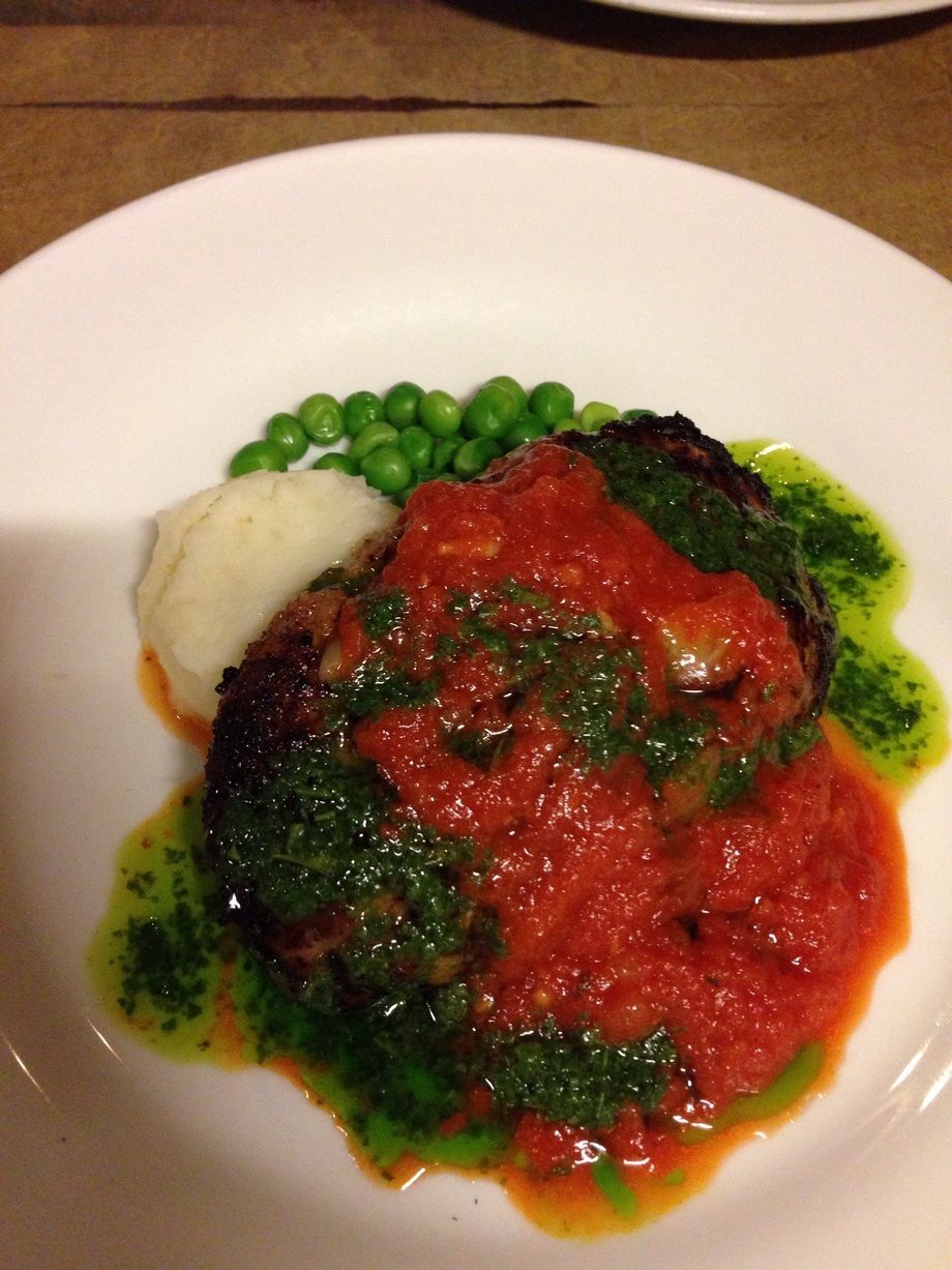 仔羊のハンバーグステーキ 南欧風バジルトマトソース（1280）