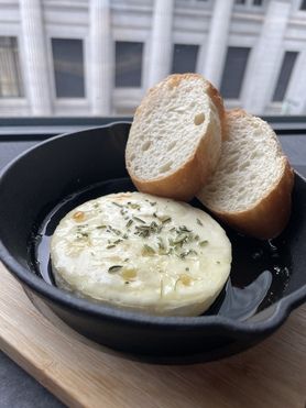 あつあつ焼きカマンベールチーズ