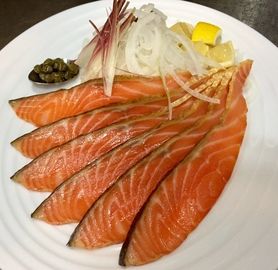 自家製スモークサーモン