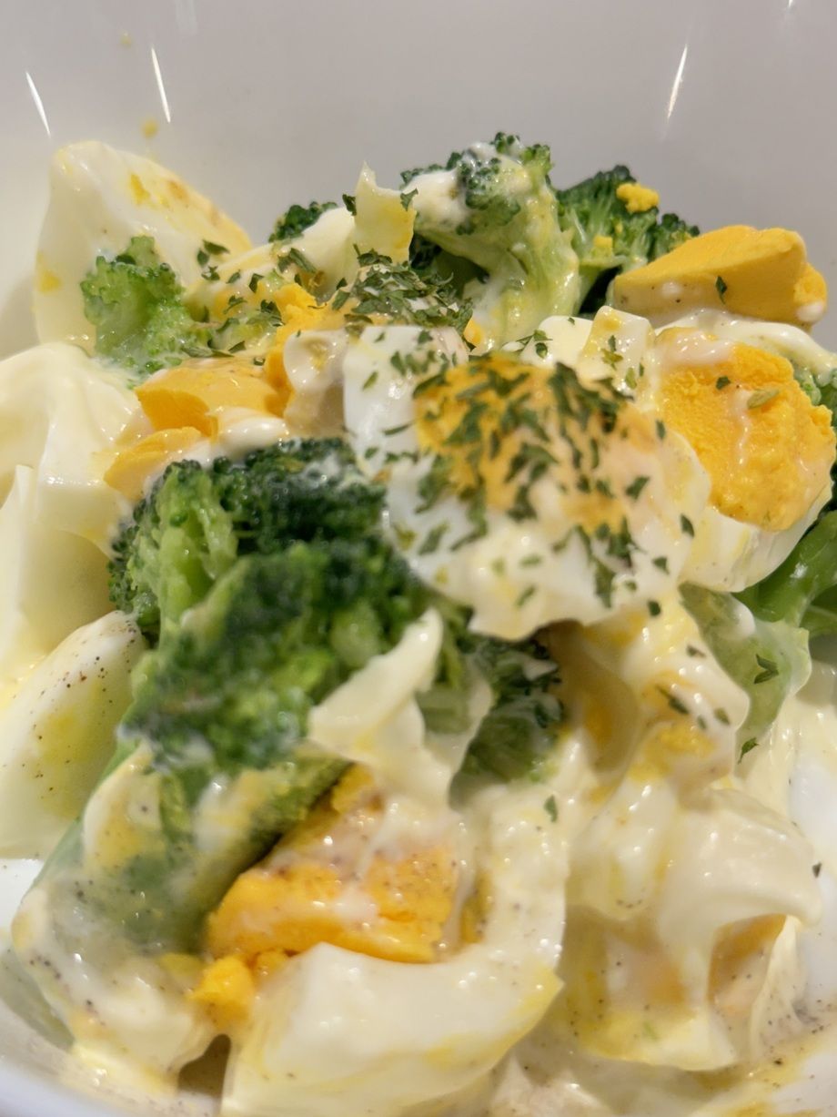 ブロッコリーと卵のマヨサラダ（880）