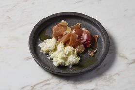 生ハムとモッツァレラ