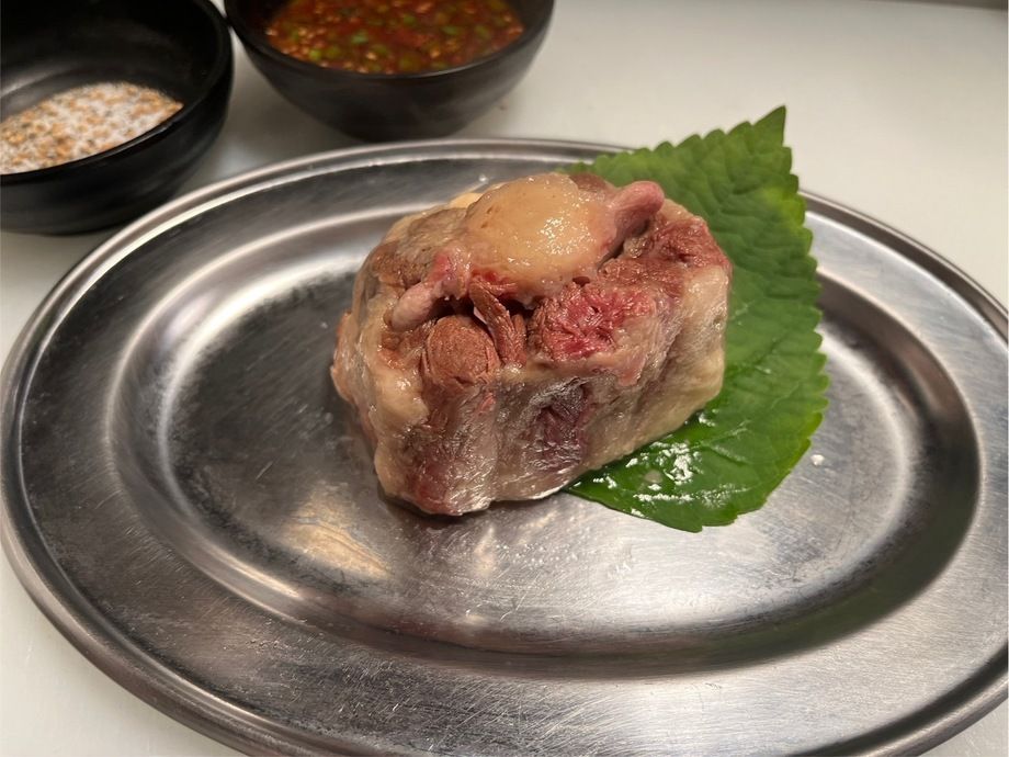 牛テール（和牛・交雑）蒸し Steamed Wagyu tail