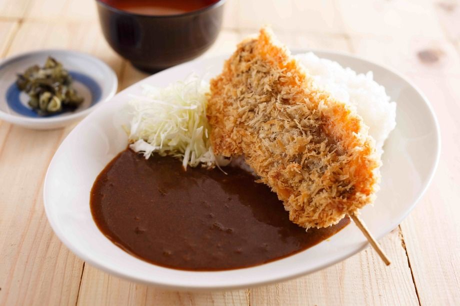鯨カツカレー（700円）